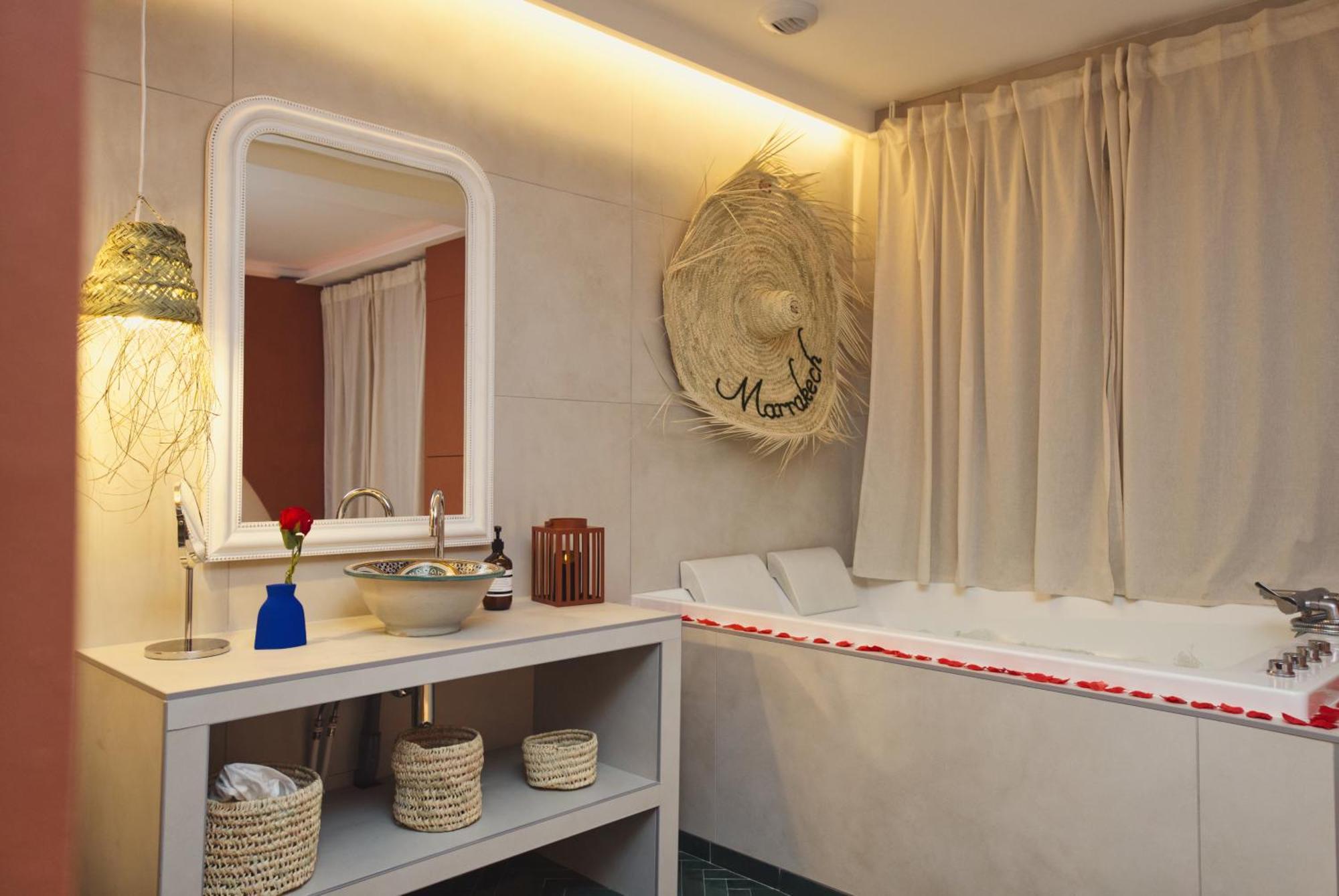 Luxueuse Jacuzzi Hammam Marrakech By Noma Apartment